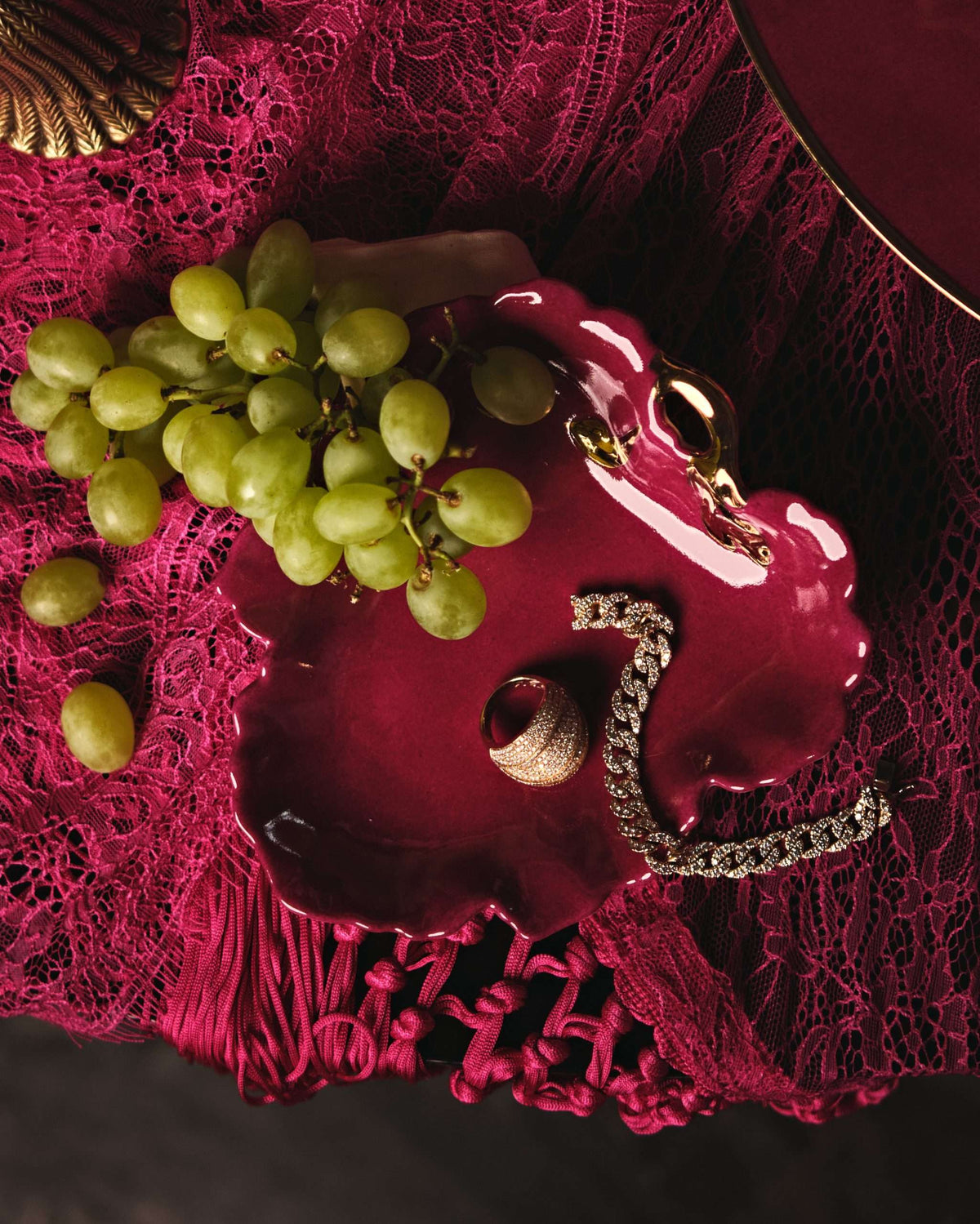 Fuchsia Gold-rimmed Leaf Bread Plate